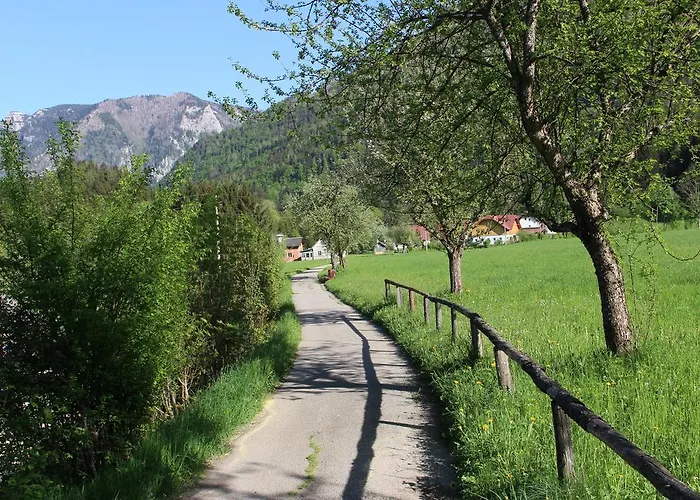 Chez Pierre لونز أم سي